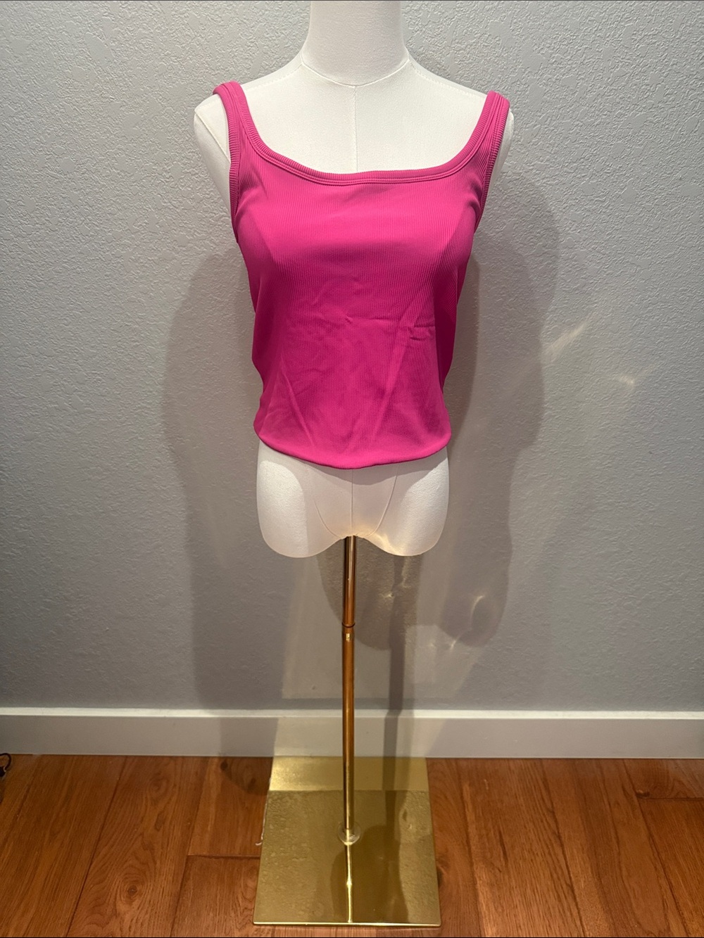 Salt Project Women's Scoop Neck Tank Top - Hot Pink